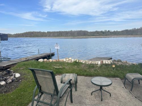 Fun Lake House on Long Lake near beaches home