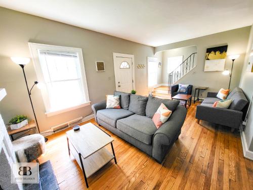 KingBed15 Mins to DTWN, 3 miles to CLE Clinic & CWRU in Cleveland Heights, USA