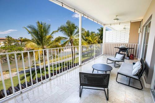 Balcony/terrace, Modern Apartment - Steps to Puntarena Beach Club & Shops - Marina Overlook - Sleeps 10 in El Chirú