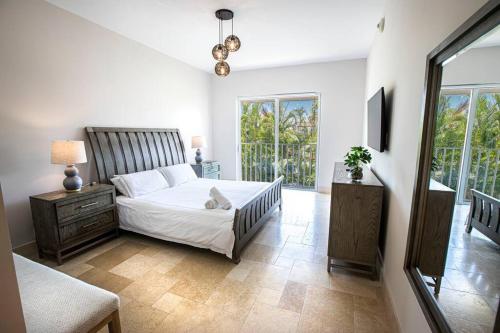 Modern Apartment - Steps to Puntarena Beach Club & Shops - Marina Overlook - Sleeps 10 in El Chirú