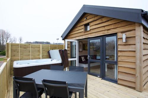 Braidhaugh Holiday Lodge and Glamping Park