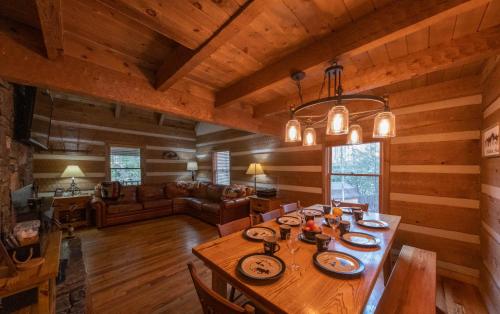 Log Cabin on the River w/Hot Tub in Todd, USA