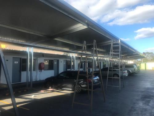 Pioneer Lodge Motel in คินการอย