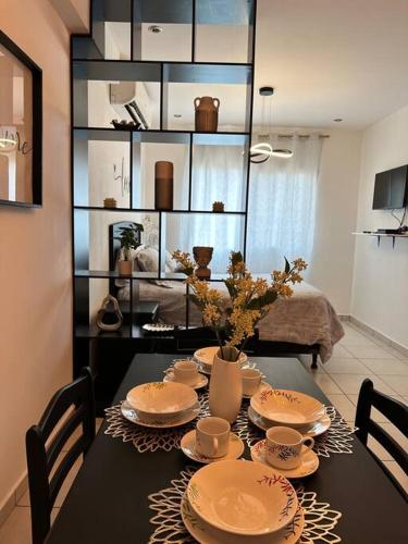 One-Bedroom Apartment image 5