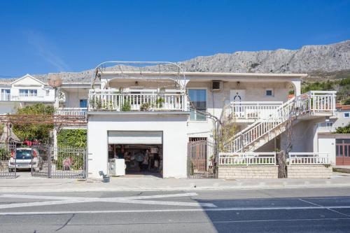  Apartments by the sea Orij, Omis - 7534, Pension in Dugi Rat