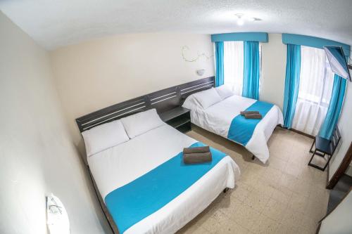 2 double beds