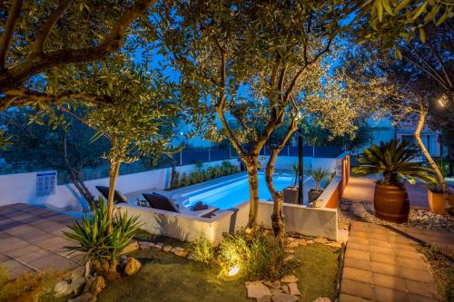 Holiday house with a swimming pool Stari Grad, Hvar - 17911 Over view