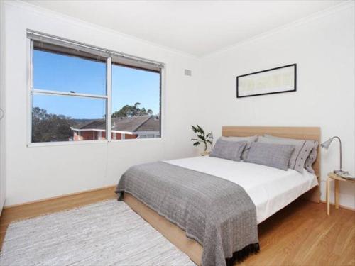 BOT01 - Balmoral Light and Airy Beach Apartment