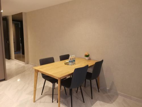 EATON RESIDENCE AT KLCC - image 11