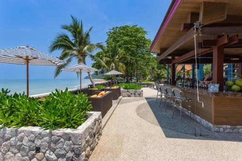 Koh Chang Grand View Resort in White Sand Beach