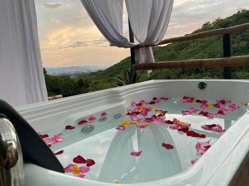 Glamping girardot- finca la perla in Santa Rita