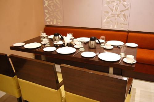 restavracija, Hotel Le Roi Raipur in Moudhapara