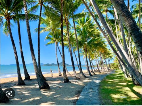 Lahania by the Sea - JJ Place in Kewarra Part