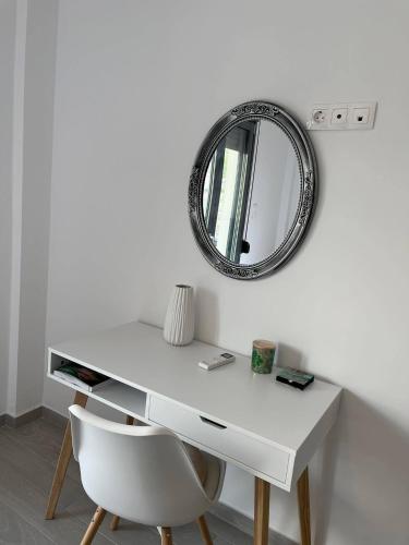 Tiffany's apartments -2' walk from Metro, Atene (foto 2)