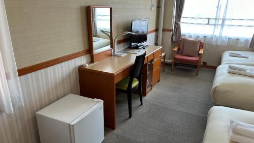 room detail thumbnail 1
