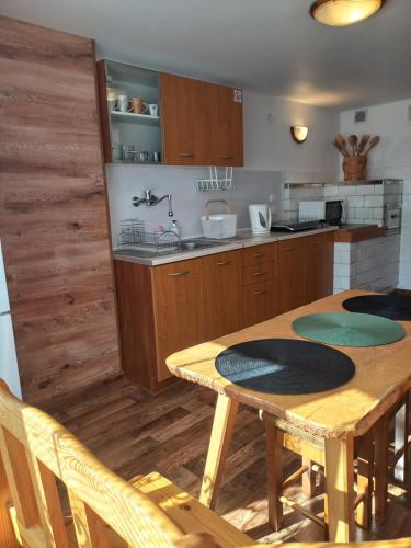 ห้องครัว, U Tylki Studio z widokiem na góry, PARKING GRATIS (U Tylki Studio z widokiem na gory, PARKING GRATIS) in กเชปตูฟก์