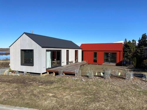 Backcountry hut with a modern twist - Ohau Snow Fields