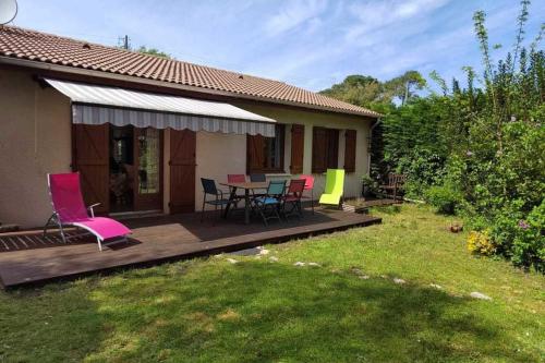 Spacious house with garden near the sea