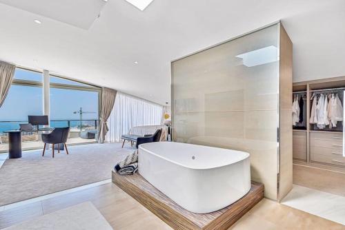 Espectacular Villa in Higueron in La Capellania