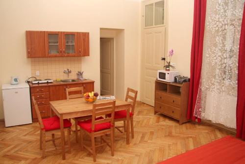 Apartmán Husova 1.patro - Apartment - Jičín