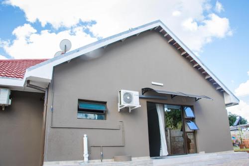 สิ่งอำนวยความสะดวก, Neat one bedroom in Morningside guesthouse - 2091 in บูลาวาโย
