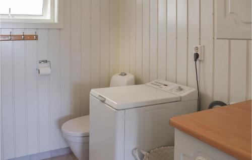 Bathroom, Beautiful home in Sandefjord with 3 Bedrooms and WiFi in Sandefjord