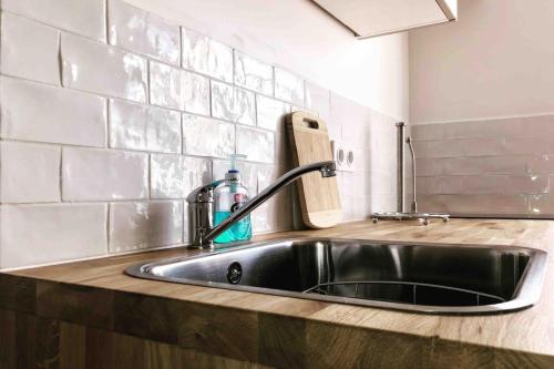 кухня, Joffre beautiful apartment in the city center in Ароманш-ле-Бен
