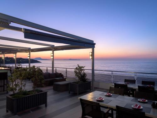 Macaris Suites & Spa - image 7