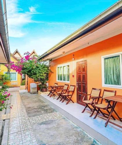 MANDARIN LODGE by victor
