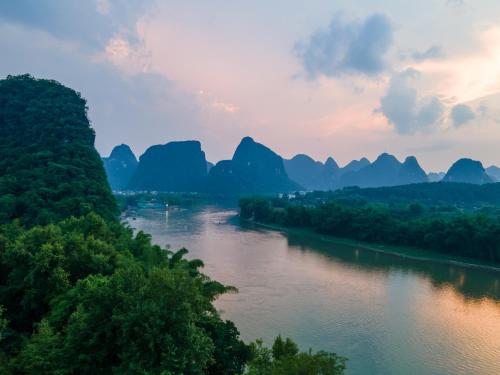 Yangshuo River Lodge Hotel