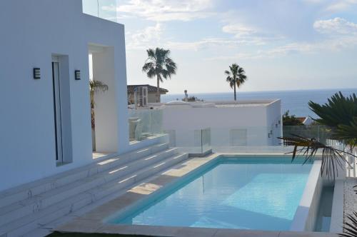 Villa Eliseo - private pool and sea views I 2400