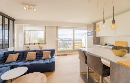 Italian Design Urban View Apartment 8 Min Walk from Grand Theatre - image 10
