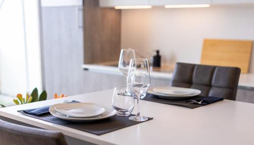 Italian Design Urban View Apartment 8 Min Walk from Grand Theatre - image 13