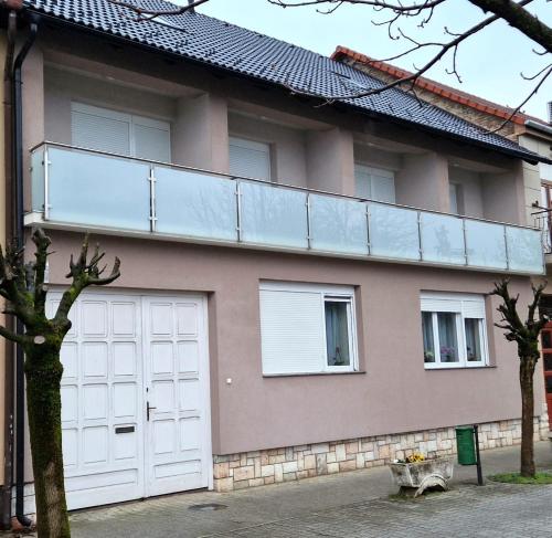 Azra Apartman - Apartment - Harkány