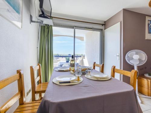 Apartment Les Capitelles-2 by Interhome in แซง ซีพริออง