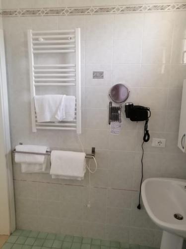 Ute Hotel - image 10