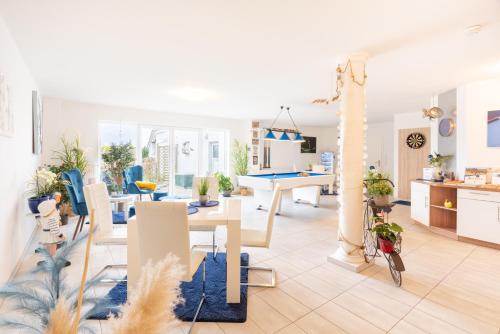 Apartment with Terrace image 3