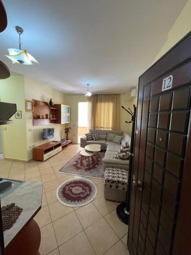 One-Bedroom Apartment image 3