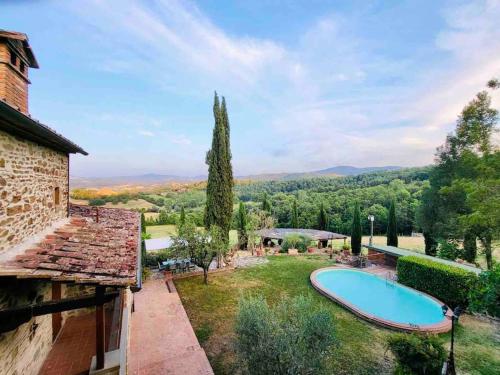  Tuscan dream, lux 2-bed apartment balcony and pool in Anghiari