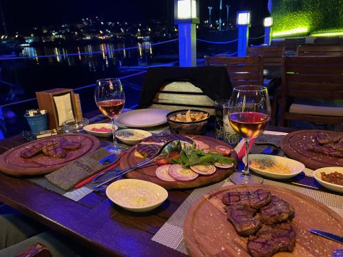 Marina Boutique Hotel - image 14