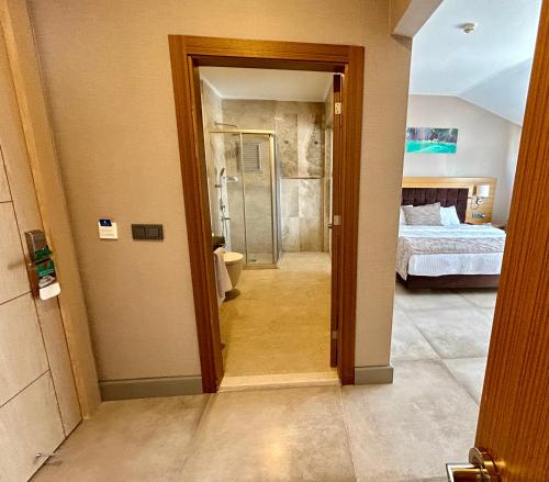 Marina Boutique Hotel - image 4