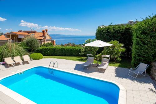 Pool Apartment Maurina Opatija with sea view