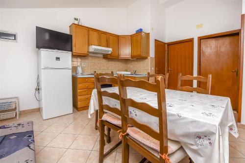 Two-Bedroom Apartment image 6