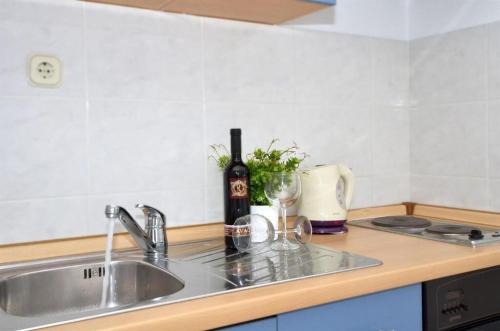 Apartments Sandy, Rogoznica (photo 6)