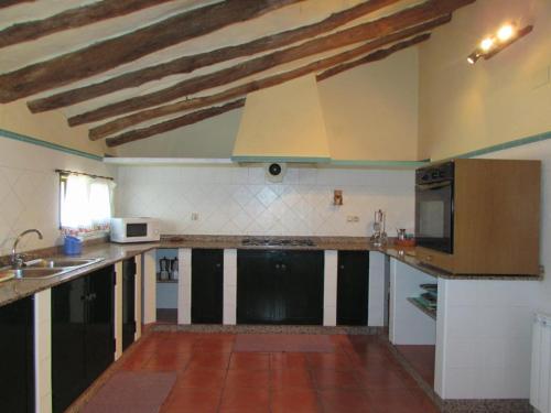ห้องครัว, CASAS RURALES LA LAGUNA, ALPERA in อัลเปรา