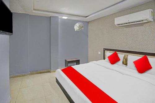 Flagship Signature Suites Near Iskcon Temple Noida