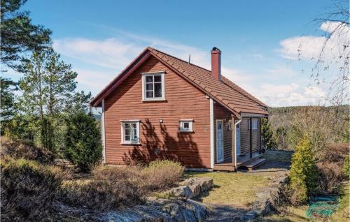 Amazing Home In Risr With Outdoor Swimming Pool, Wifi And 3 Bedrooms