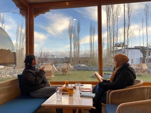 Restaurant, HOTEL PALAM HILLS in Leh