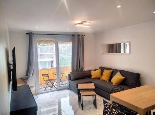 Apartment with City View