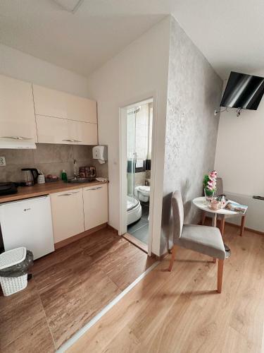 مطبخ, San Lux Dunavska in نوفي ساد